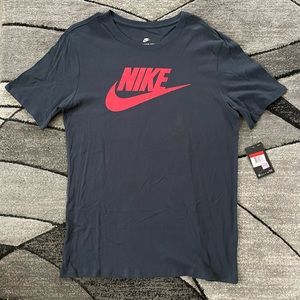 NWT Nike Graphic Tee